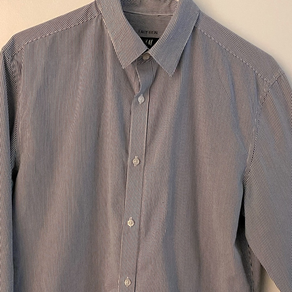 H&M Long sleeve button up dress polo. Size medium